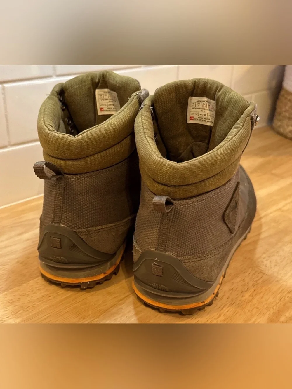 North Face Back To Berkeley Mid Hiking Sports Boot Sneaker Mens Size 8 READ DESC